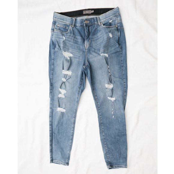 Torrid Distressed Bombshell Skinny Jeans Size 20T. In excellent condition! - Picture 1 of 7